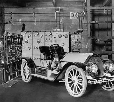 ¿QUIERES VER LOS PRIMEROS COCHES ELÉCTRICOS DE LA HISTORIA?